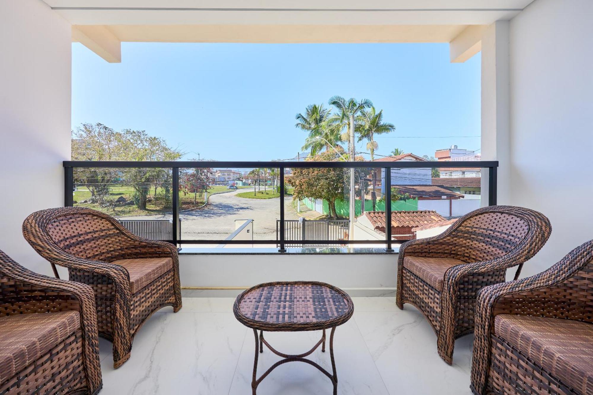Casas Praianas: Cozy Retreats With Pool And Proximity Casa de férias *