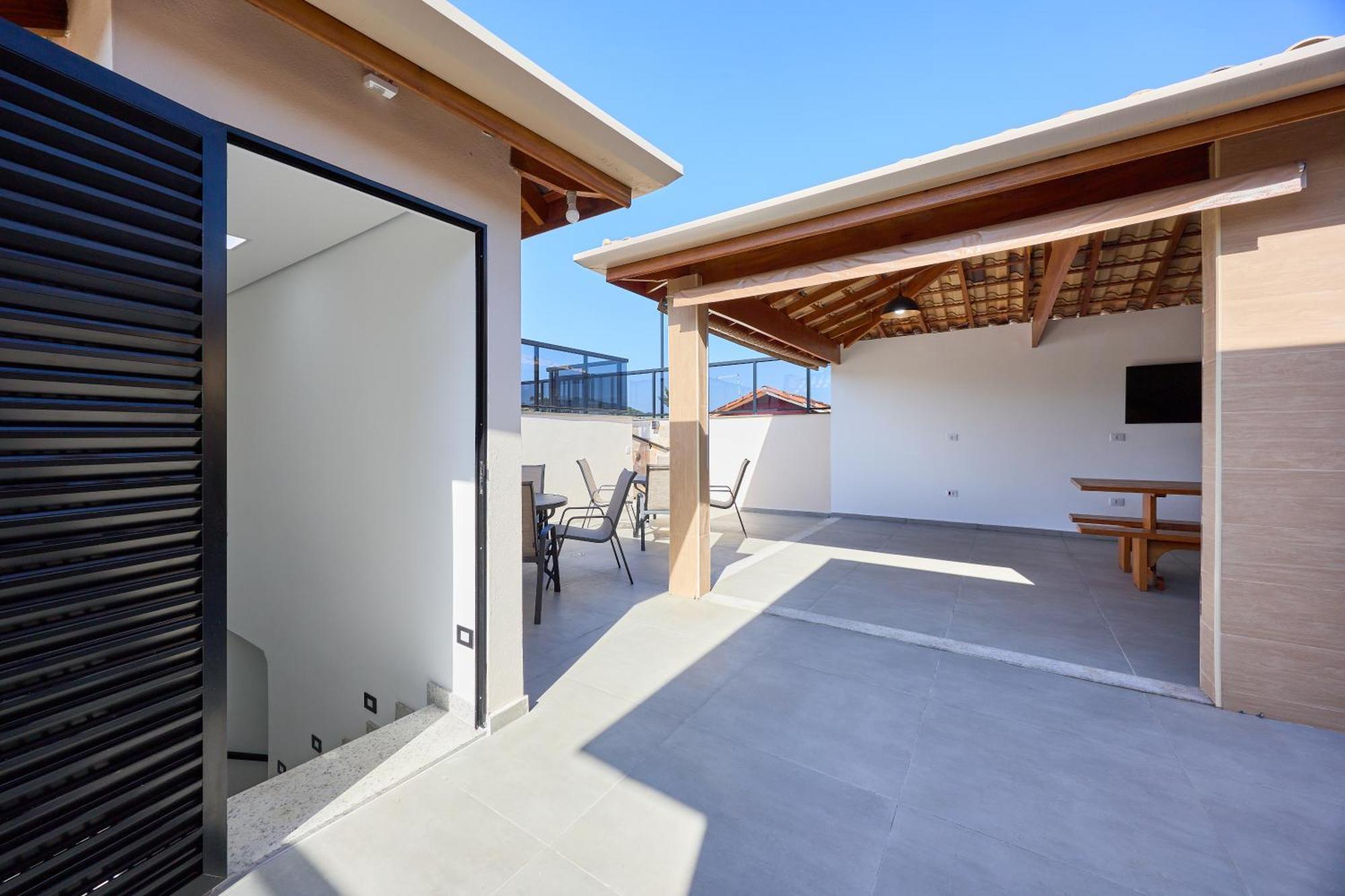 Casas Praianas: Cozy Retreats With Pool And Proximity