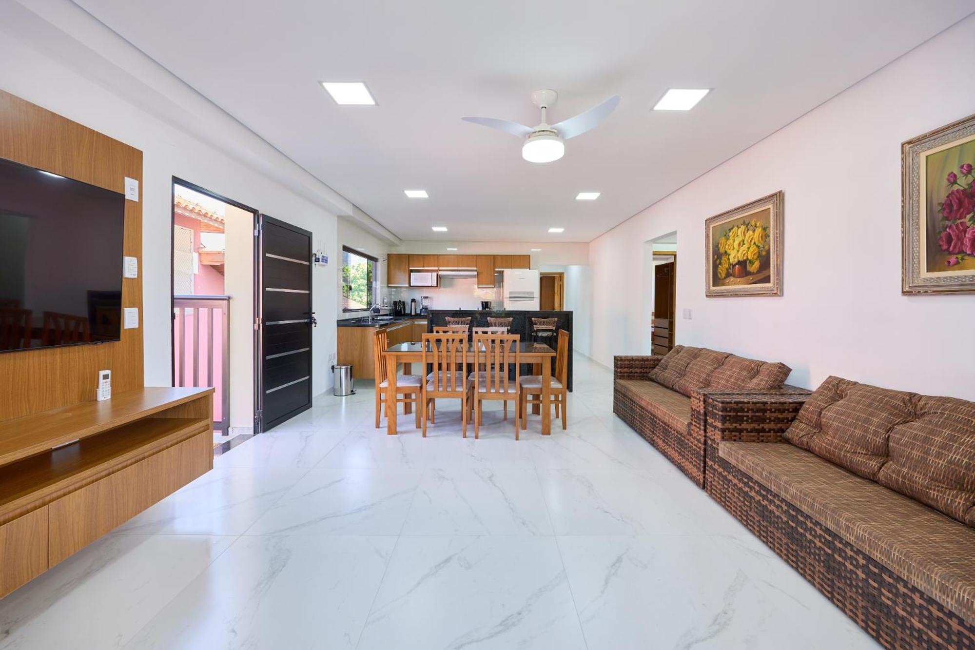 Casas Praianas: Cozy Retreats With Pool And Proximity Casa de férias *